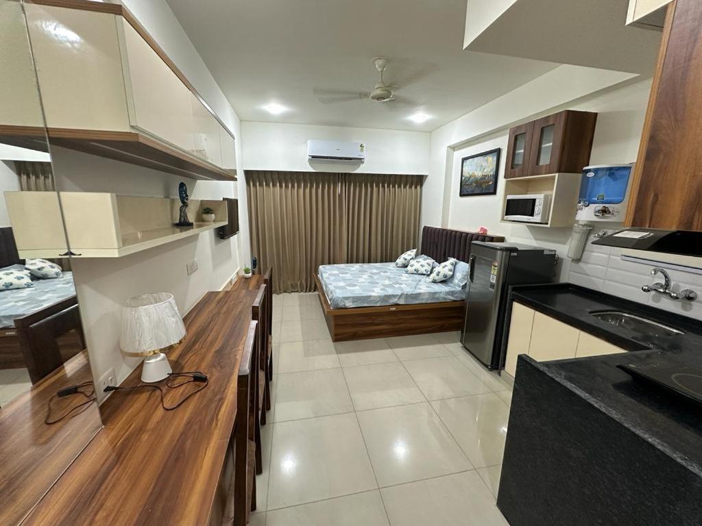 The Jaipur Loft Modern Studio Экстерьер фото