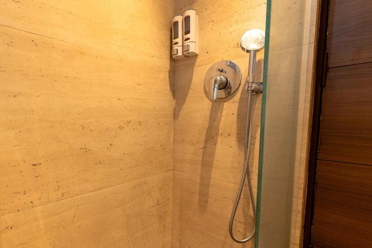 The Jaipur Loft Modern Studio Экстерьер фото