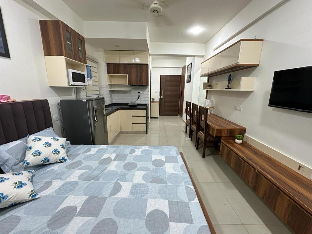 The Jaipur Loft Modern Studio Экстерьер фото